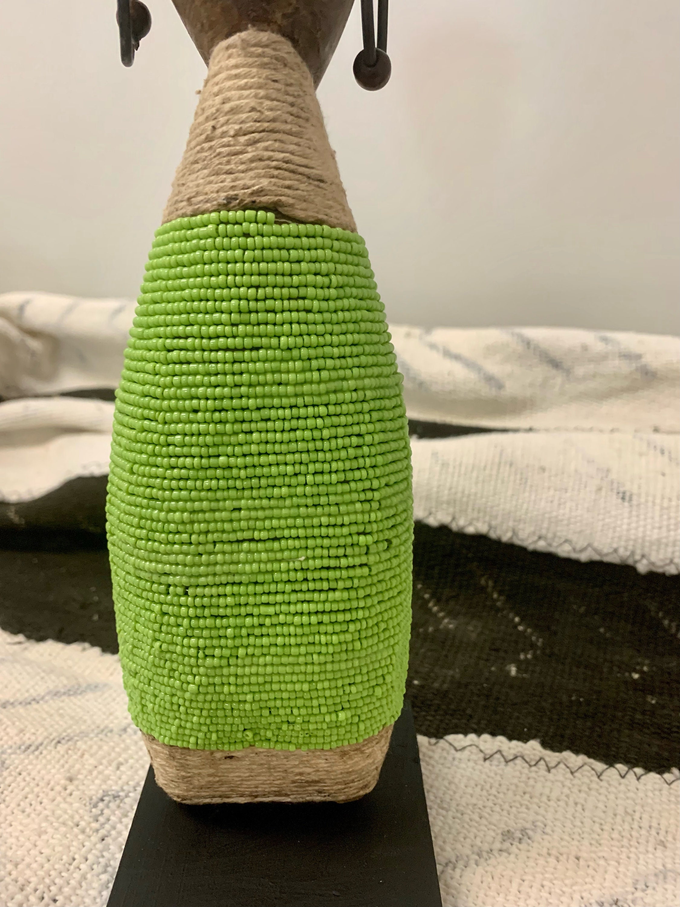 破損品 30-32 cm-A ナムジ人形 - ライム | 豊穣の人形 | 彫刻人形