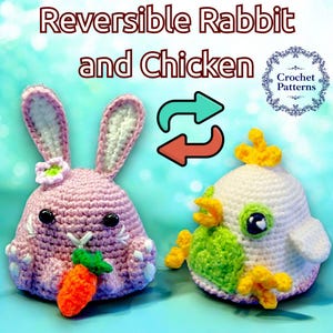 Könnte beinhalten: Ein reversibles Häkel-Amigurumi-Spielzeug, das zu einem rosa Kaninchen mit einer Karotte oder zu einem weißen Huhn mit grünen und gelben Akzenten gehäkelt werden kann. Das Spielzeug ist aus Garn gefertigt und hat ein süßes, cartoonartiges Aussehen. Häkelmuster.