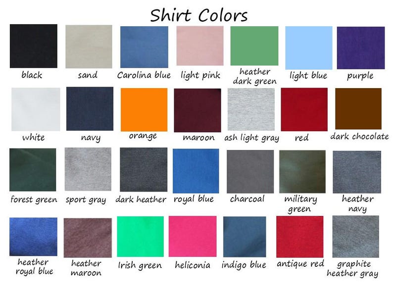 Pu&ograve; includere: Una tabella colori intitolata "Colori della camicia" mostra una variet&agrave; di campioni di tessuto. I colori includono nero, sabbia, blu Carolina, rosa chiaro, verde scuro erica, azzurro, viola, bianco, blu navy, arancione, marrone, grigio cenere chiaro, rosso e cioccolato fondente.