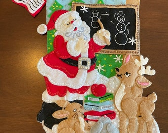 Media Bucilla terminada con patrón “Maestro Santa”