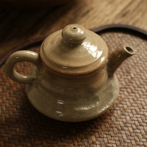 Tetera antigua Hagi Ware / Firmada por Sakakoura Korezamon de novena generación 坂高麗左衛門 / Olla de glaseado crujiente japonés de influencia coreana