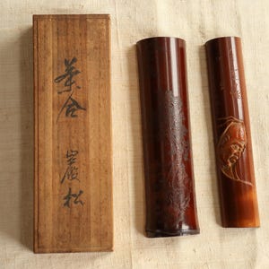 Rare Pair of Signed Japanese Susudake Bamboo Tea Scoops (茶合) | Showa 17 (1942), Carved Daruma & Pine | Original Box | Wabi-sabi Collectable