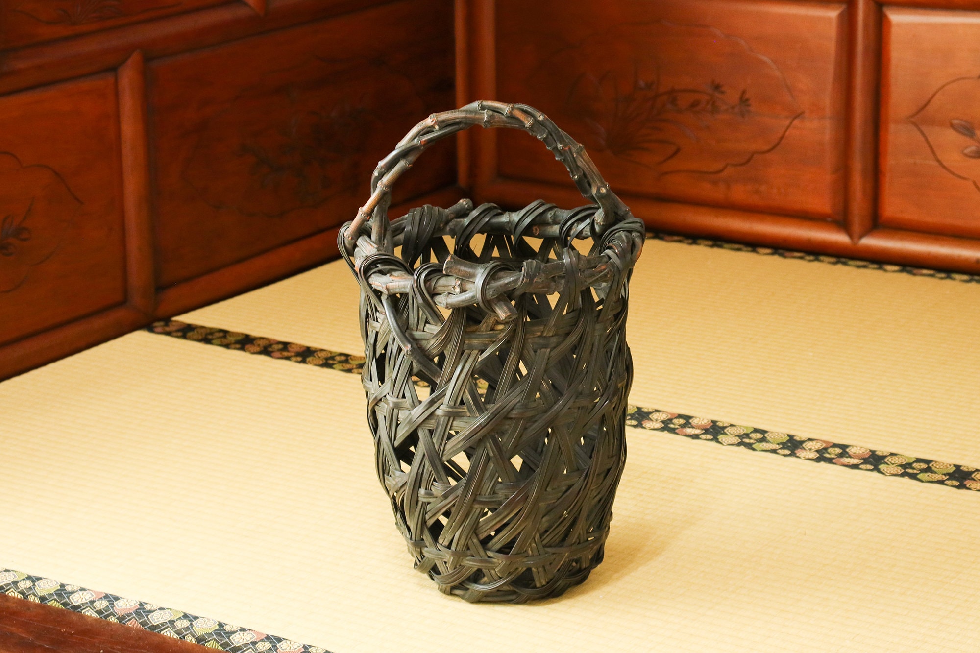 珍しい日本のアンティーク竹製生け花籠 – 自由な編み込みと緑青 - Etsy