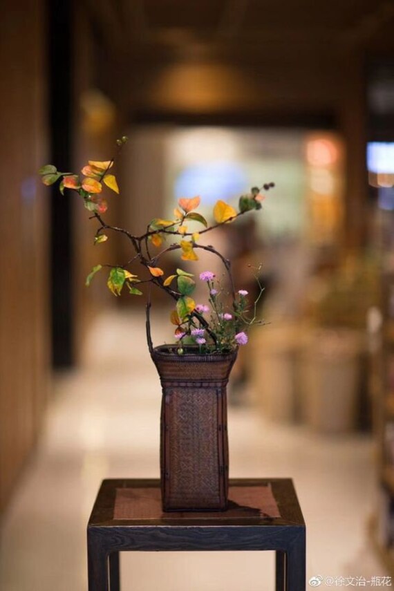 秀竹（Shūtake）作 銘入り生け花籠 | 六角形編みとねじりハンドル