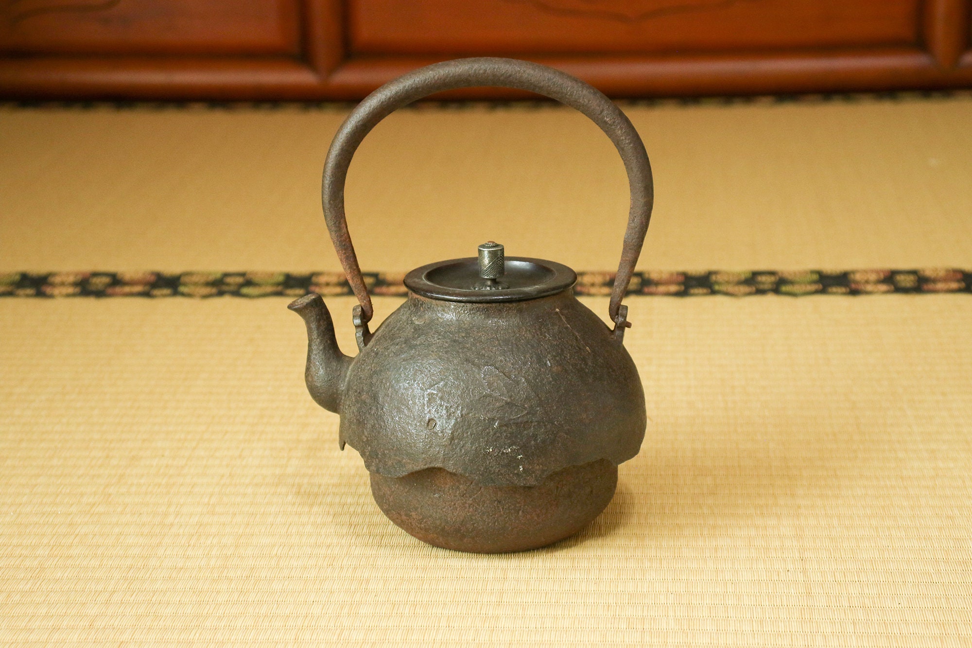 日本製鋳鉄製鉄瓶 - 銀のつまみ、アンティークな茶道具 - Etsy 日本