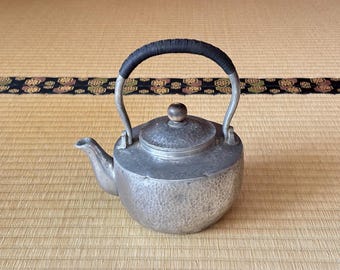 日本の銀のやかん、ヤカン、手打ち細工、1930年代、煎茶 - Etsy 日本