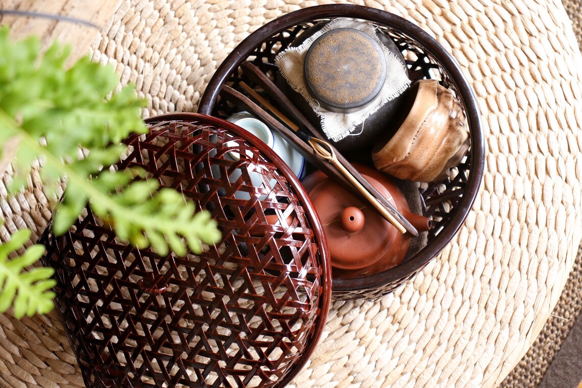 Elegant Japanese lacquer tea basket for tea ceremonies/ for Etsy