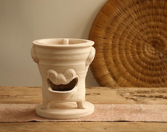 Raro vintage japonês Oni-Face Hōro Brazier (鬼面涼炉) por Tokō 陶幸 - Fogão a carvão para cerimônia de chá