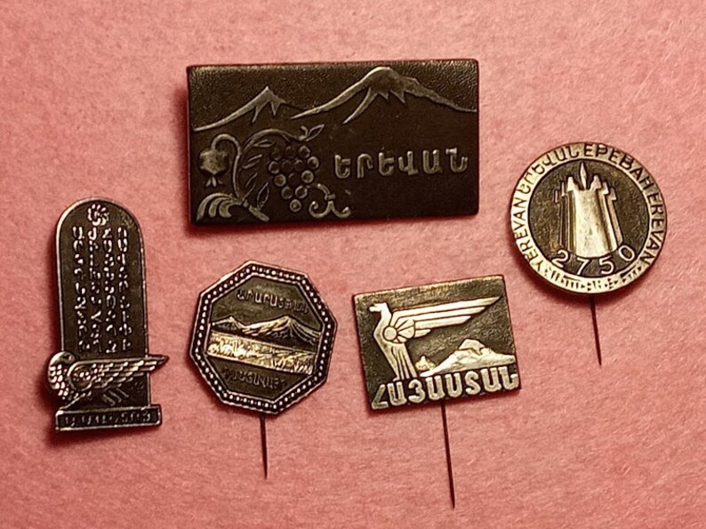 Sale Vintage Pinbacks Armenia Yerevan 5 Metal Badges Vintage Pinbacks 2750 anniversary Yerevan Sale Vintage Badges Ararat