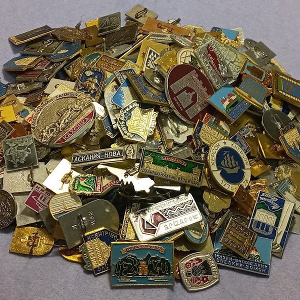 Mystery Box, 25 Vintage Pins, Cities - sights - monuments of Ukraine, Mystery Box of Vintage Pins, Vintage Badges Lot, Gift - surprise