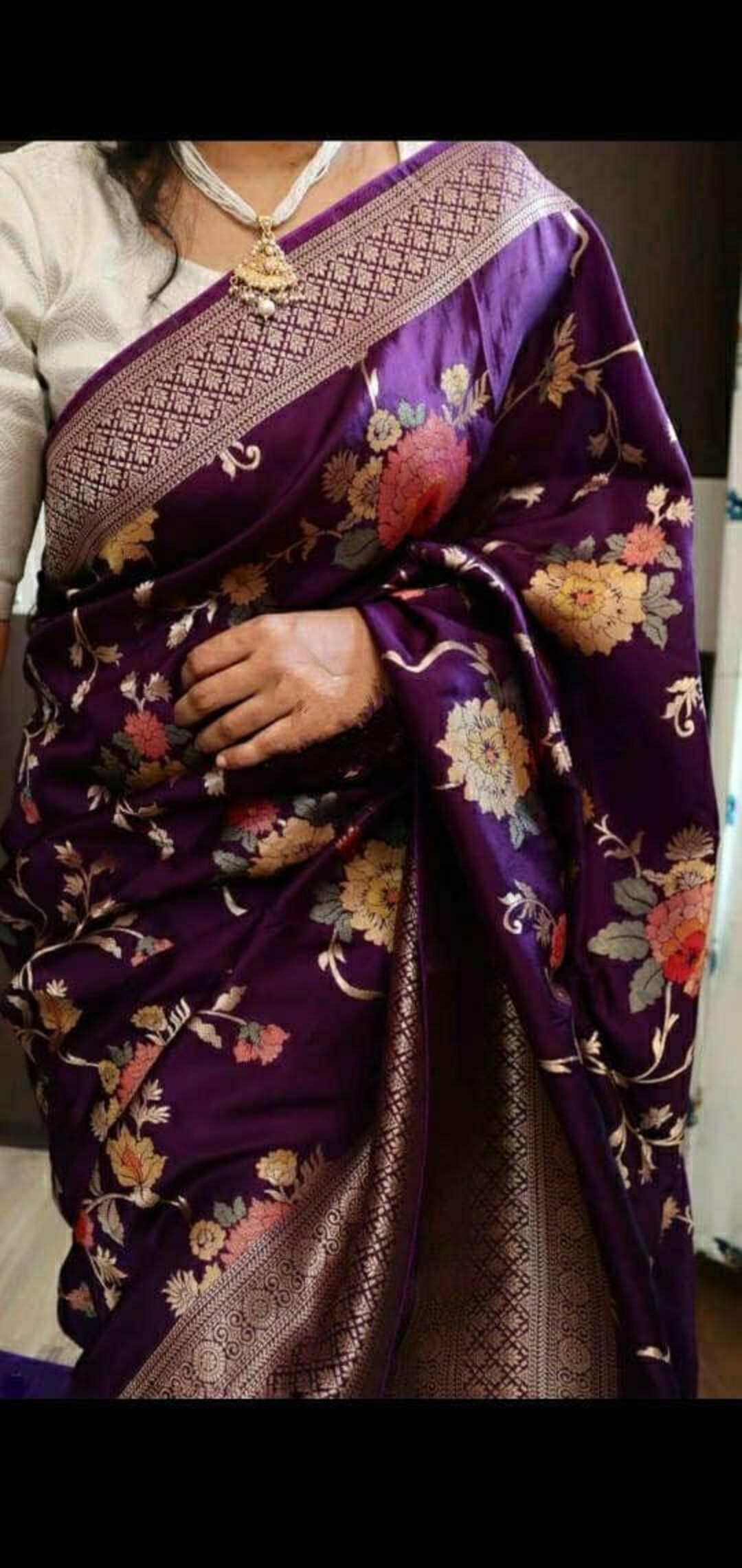 Women Multicolor Munga Silk Digital Print Saree With Unstitched Blouse