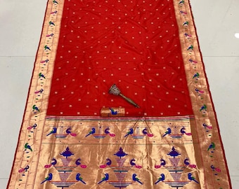 Muniya Border Silk Paithani Saree | Golden Zari Weave, Wedding Wear