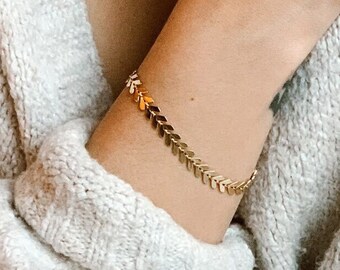 Adjustable Fishbone Chain Bracelet, 18K Gold Plated Spikes Bracelet, Layering bracelet for women, Minimalistic Bracelet, Elegant Gold Plated