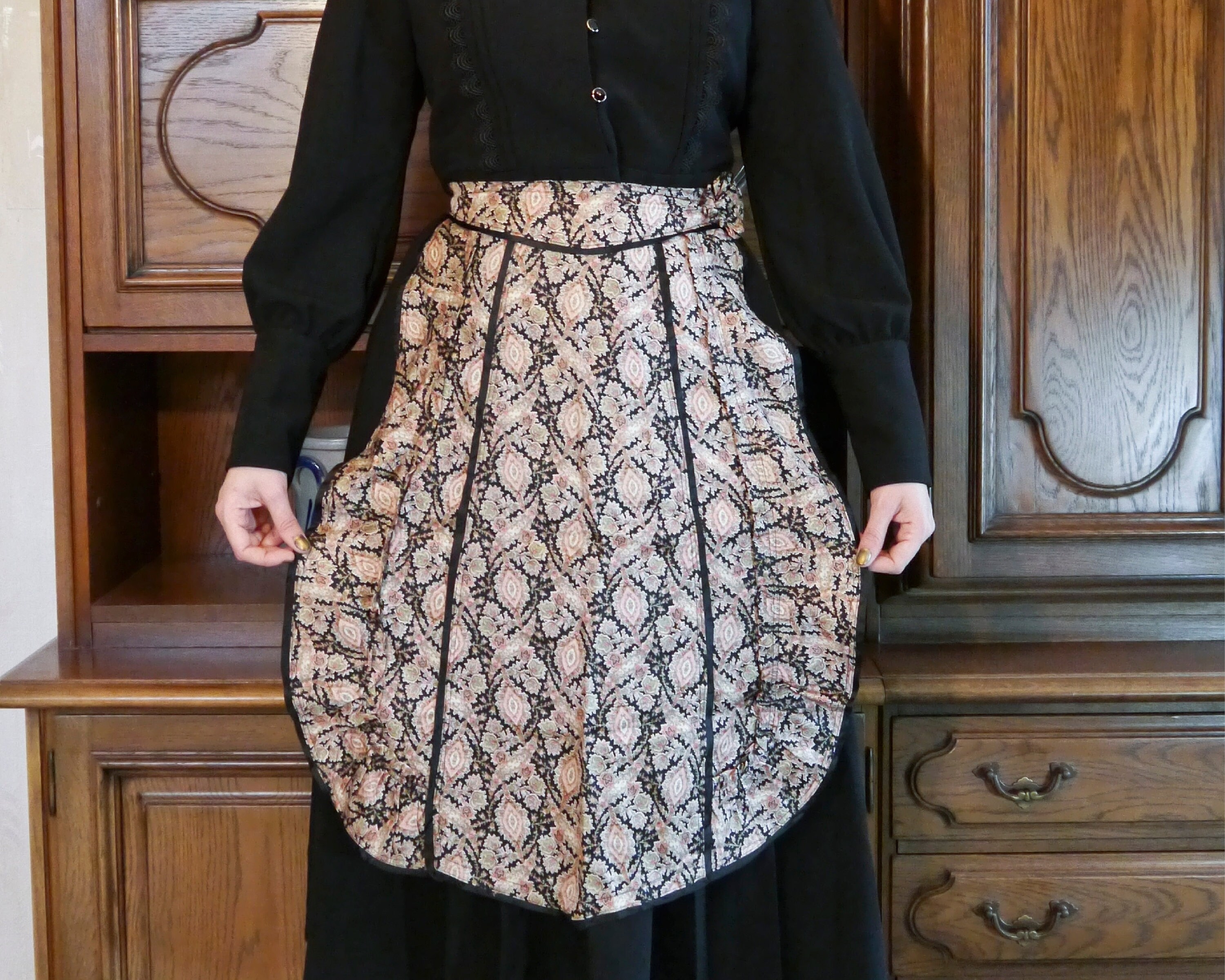 エプロン・三角巾 1930s Hand Made Tenerife Lace Half Apron 1930s Hand Made Tenerife Lace Half Apron