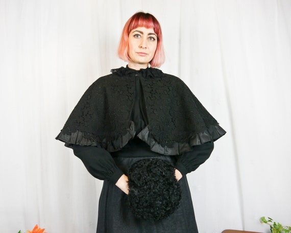 Antique restored cape around 1900 with lace - image 1