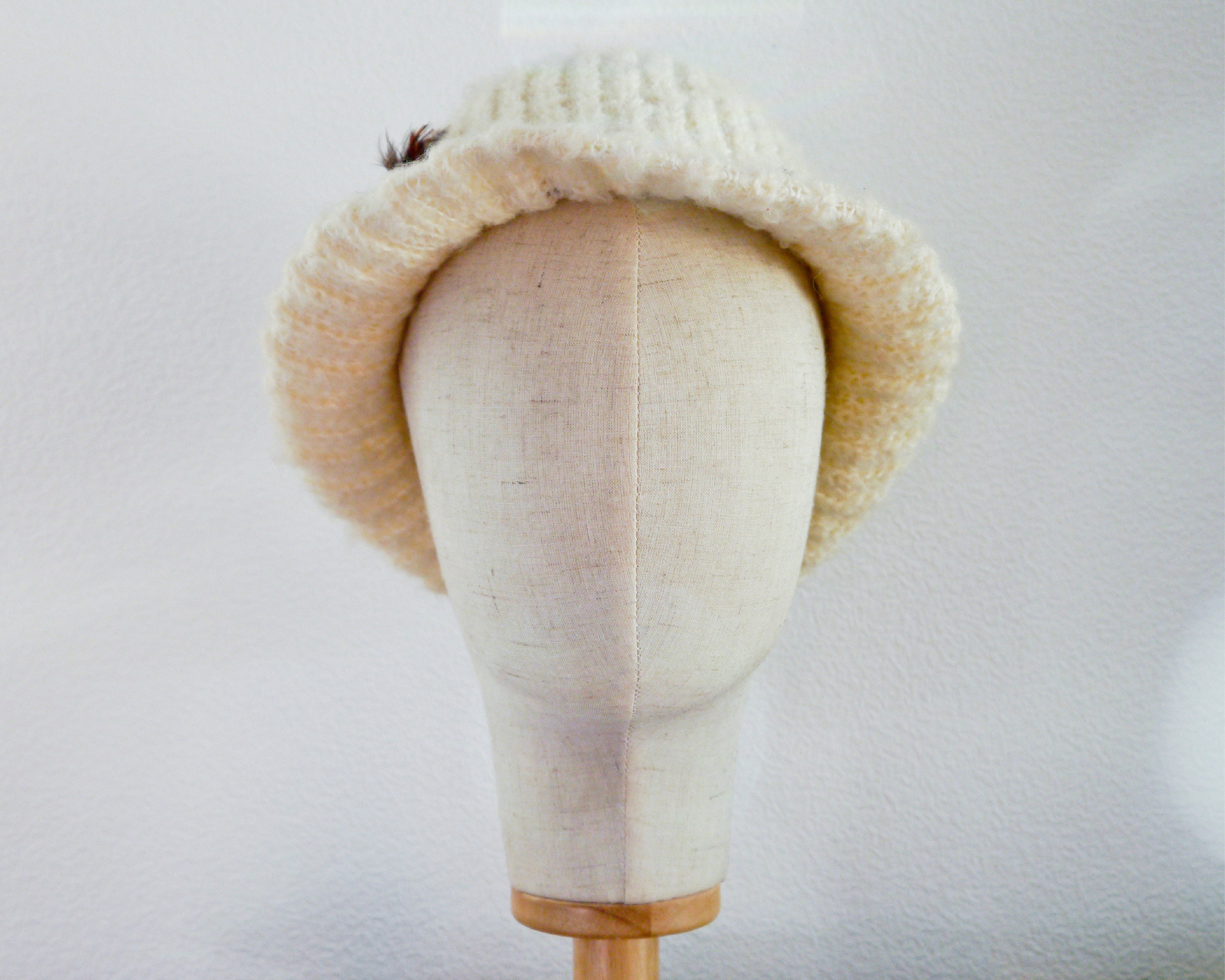 Vintage Winter Beanie Hat Cream Beige Wool Blend Knit With