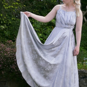 Vintage 40s floral silver shimmer satin ball gown M