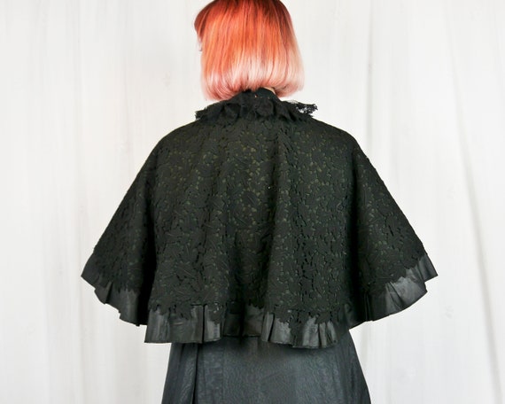 Antique restored cape around 1900 with lace - image 6