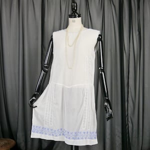 Antique 1920s white cotton dress S-M
