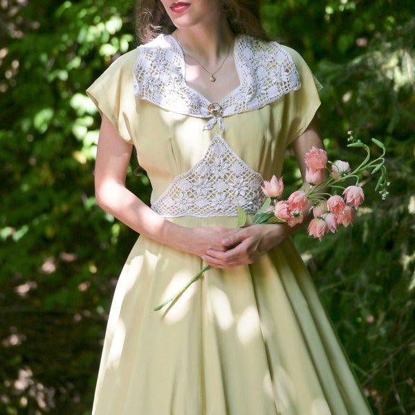 Vintage 50er gelb-grünes Sommerkleid Upcycling Spitzenkragen XS