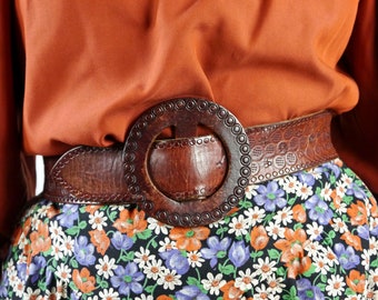 Ceinture en cuir marron vintage des années 70 avec boucle ronde