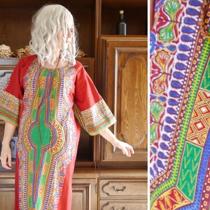Vintage 70s hippie kaftan cotton red green yellow colorful with "Peace" patch