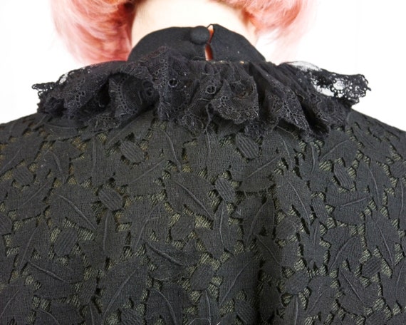 Antique restored cape around 1900 with lace - image 7