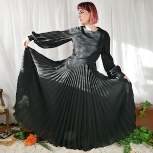 Vintage 60s 70s black &quot;Jobi&quot; maxi dress with pleats L