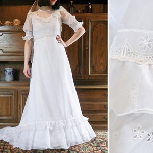 Vintage 70s White Wedding Dress with Train XS-S