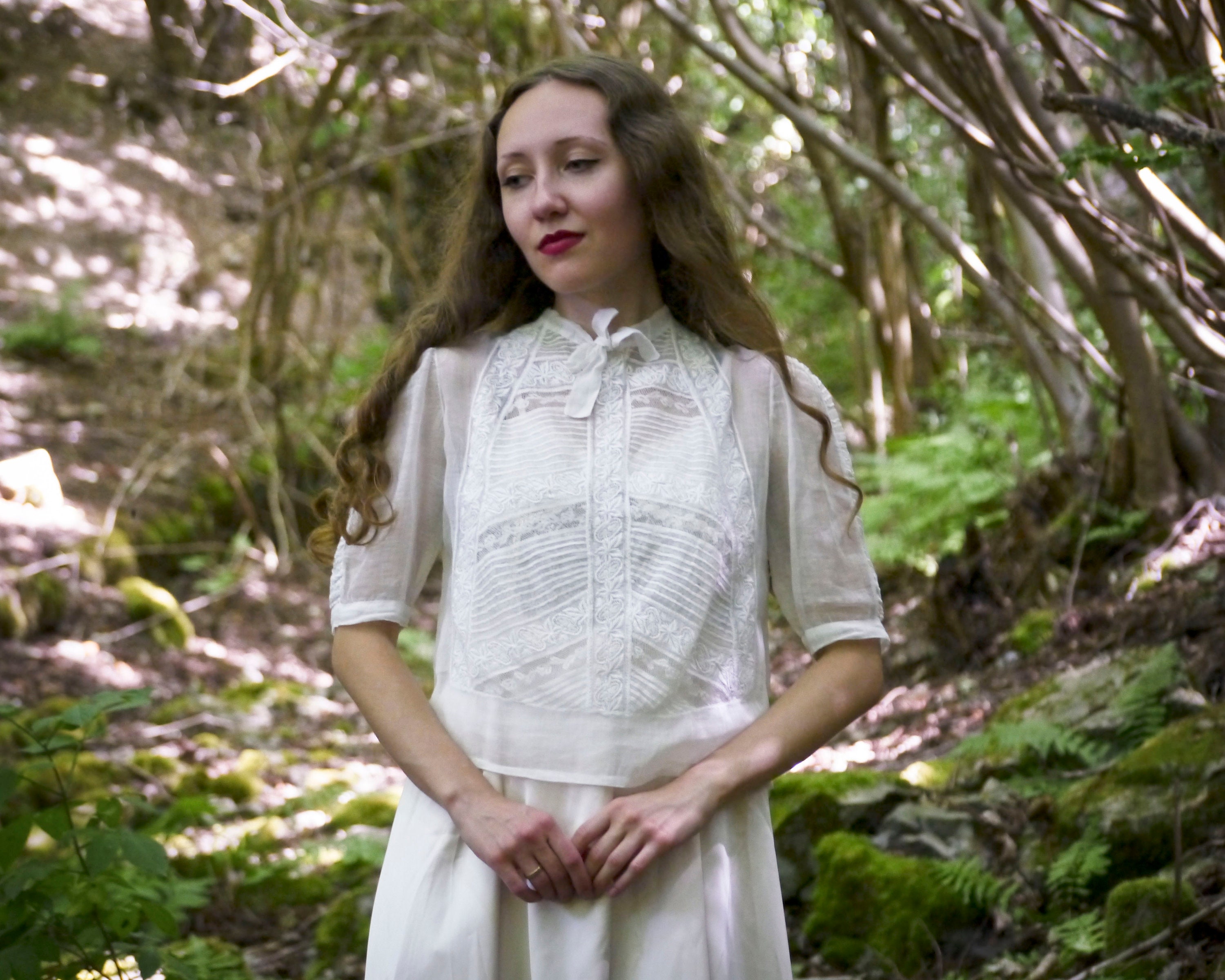 【オープニング 大放出セール】 With Blouse White Delicate 1900s Antique Filigree 3XS Lace トップス