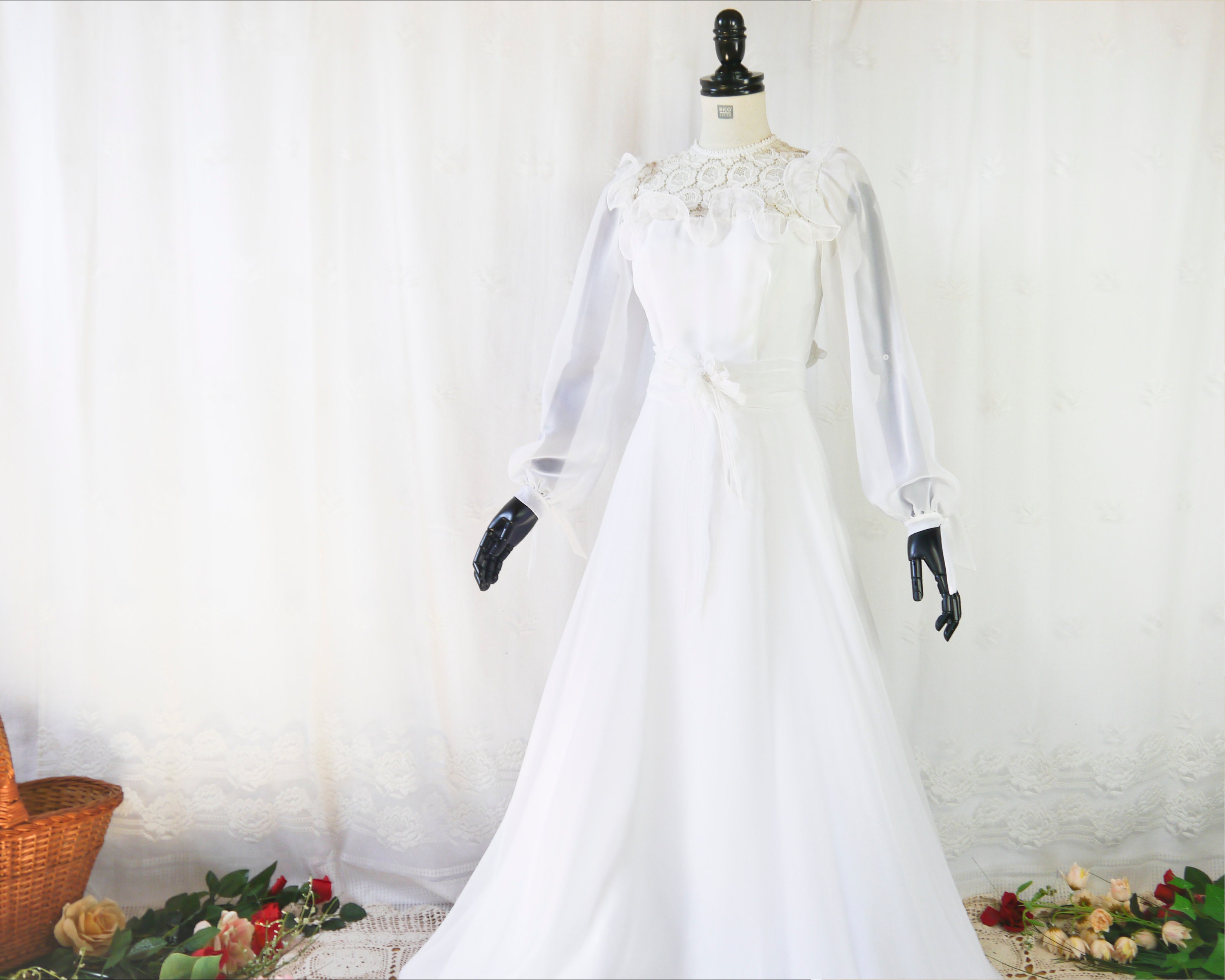 Vintage 70s White Chiffon Wedding Dress With Lace XS - Etsy