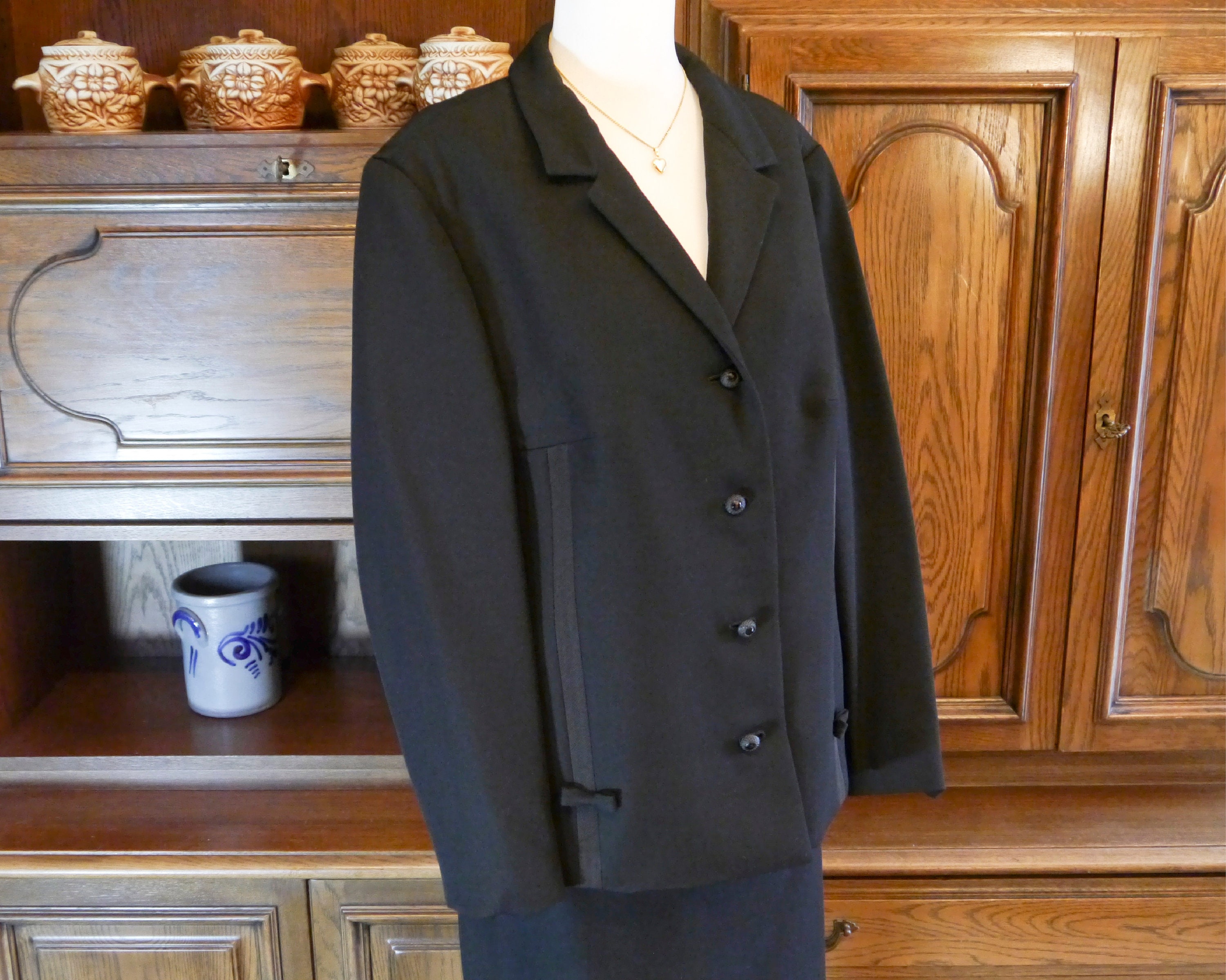 Vintage 60s Mod Suit Black Set Virgin Wool Bows 1960's Vintage 60s Mod Suit Black Set Virgin Wool Bows 1960's