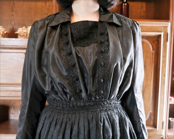 1918 Antique Black Wedding Dress Silk Lace M - image 3