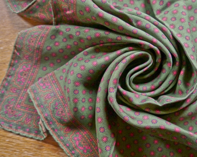 Vintage folklore neckerchief khaki green red burgundy patterned flowers floral art silk 70s-90s retro cloth