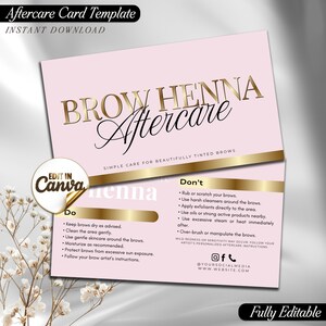 Könnte beinhalten: Eine hellrosa Aftercare-Karte für Augenbrauen-Henna mit goldenen Metallic-Akzenten. Der Text lautet BROW HENNA Aftercare, Do und Don't, mit stichpunktartigen Pflegehinweisen. Ein kreisförmiges Abzeichen zeigt den Text Edit in Canva.