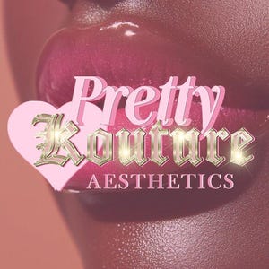 Pode incluir: Design gr&aacute;fico rosa e dourado com o texto "Pretty Couture Aesthetics" e um cora&ccedil;&atilde;o rosa. O design est&aacute; sobre um close-up de l&aacute;bios com brilho rosa.
