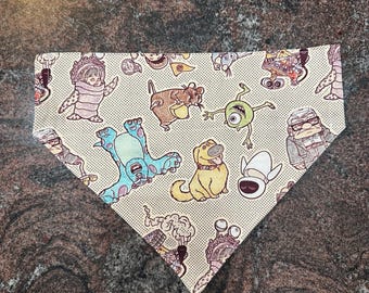 Pañuelo reversible para mascotas / Fabricado con tela de personajes de Pixar / Hecho a pedido / Se desliza sobre el collar / Hecho a mano