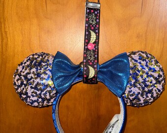 Porta orejas con diseño de Alicia en el País de las Maravillas / Hecho a mano / Hecho a pedido