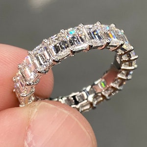 Außergewöhnliche Natürliche 5 Ct E VVS Smaragdschliff Diamant Eternity Band Platinum Größe 5,5 Ring Hochzeit Verlobung Jahrestag