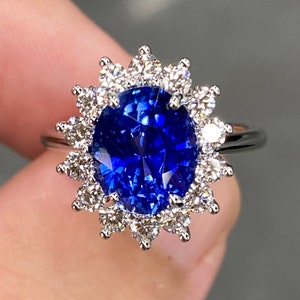 Exceptional GRS Unheated 5 Ctw Royal Blue Sapphire & D VVS Diamond Halo ...