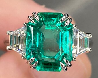 Exceptional AGL 6.2 Ctw Vivid Green Colombian Emerald & D VVS Diamond Platinum Ring Minor Muzo Three Stone Statement Cocktail Engagement