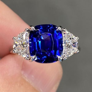 Exceptional GIA 6.2 Ctw Royal Blue Sapphire & D VVS Diamond Platinum ...