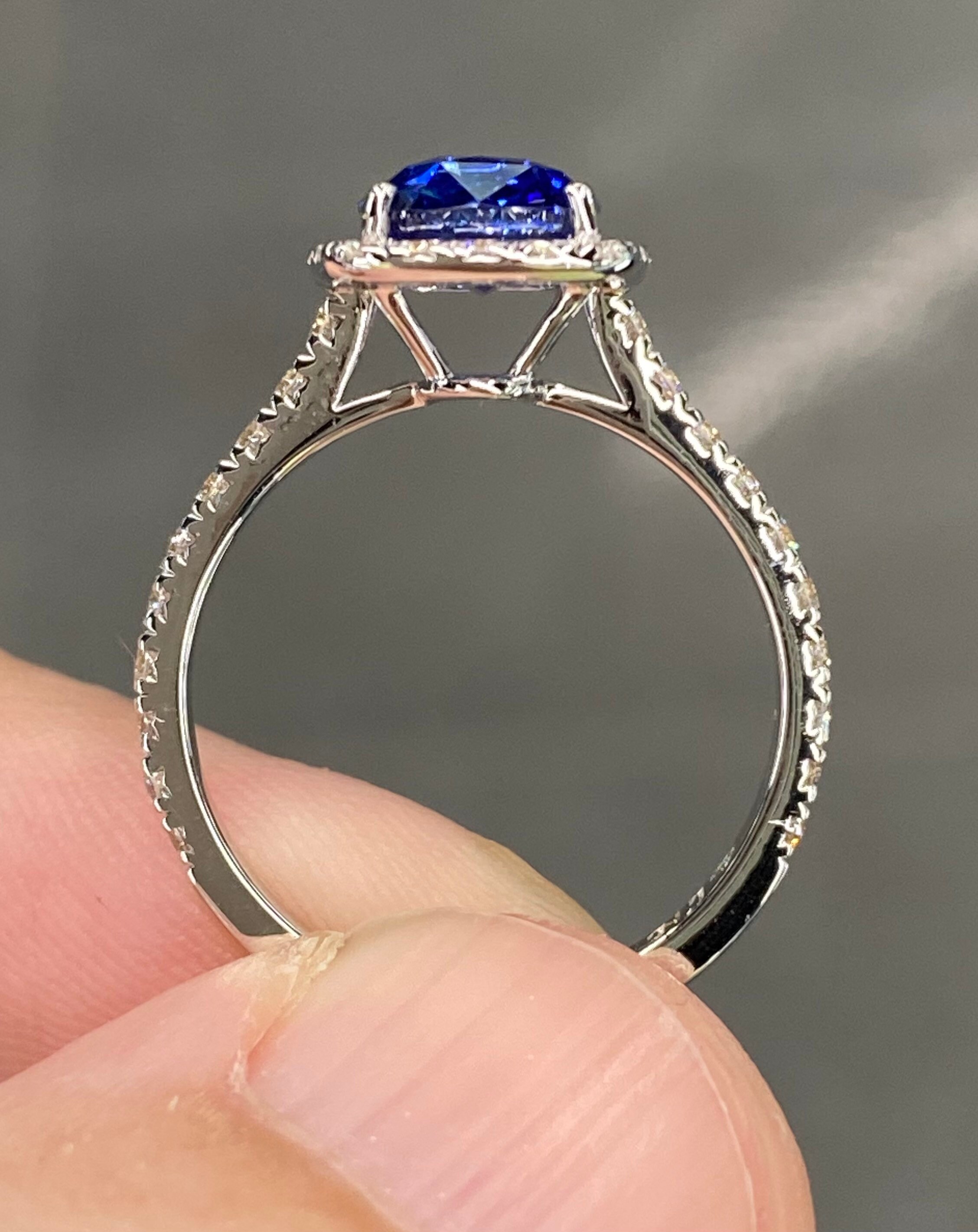 Stunning GIA 3.1 Ctw Royal Blue Ceylon Sapphire & D VVS