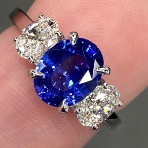 Gorgeous GIA Unheated 3.6 Ctw Vivid Blue Ceylon Sapphire & VVS Diamond Platinum Ring Oval Three Stone