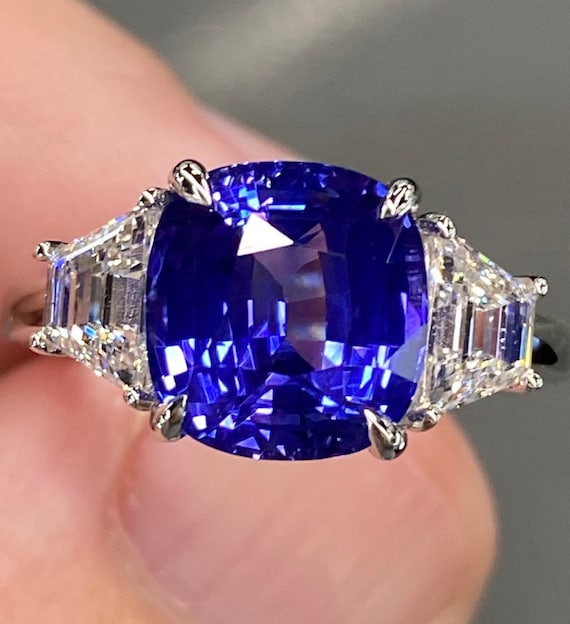 Excepcional anillo de diamantes GIA de 6 quilates de color azul