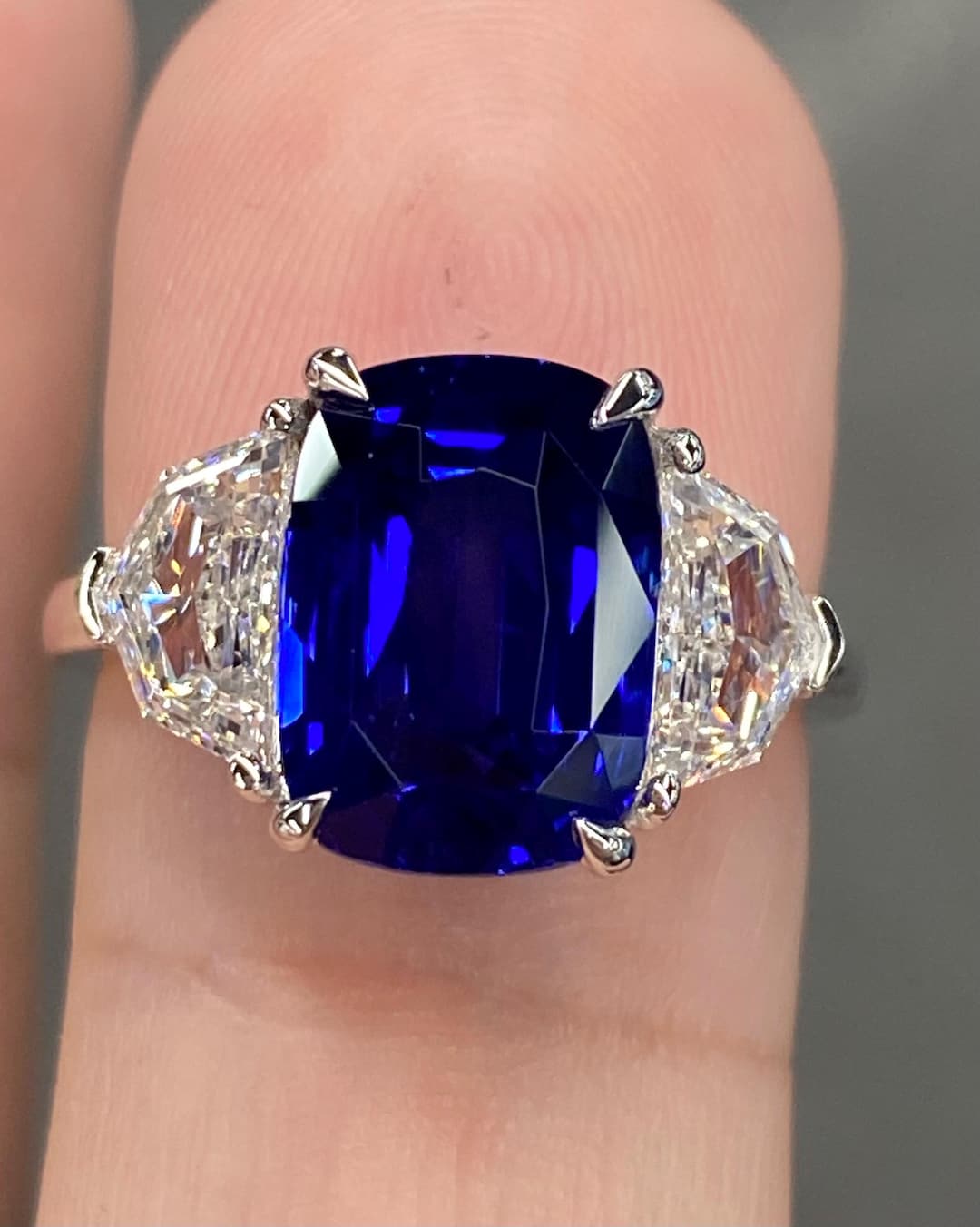 Exceptional GIA Ctw “royal Blue” Ceylon Sapphires E VVS