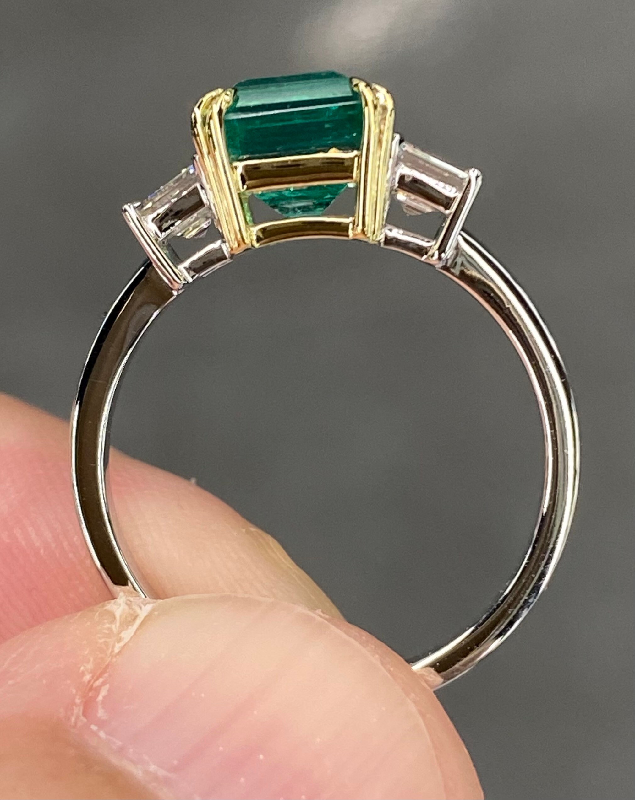 Stunning GIA 2.5 Ctw Panjshir Emerald & F VVS Carre' Diamond