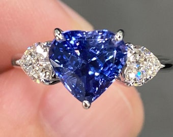 Stunning GIA Unheated 3.7 Ctw Cornflower Blue Sapphire & F VVS Diamond 18K White Gold Heart Ring Three Stone