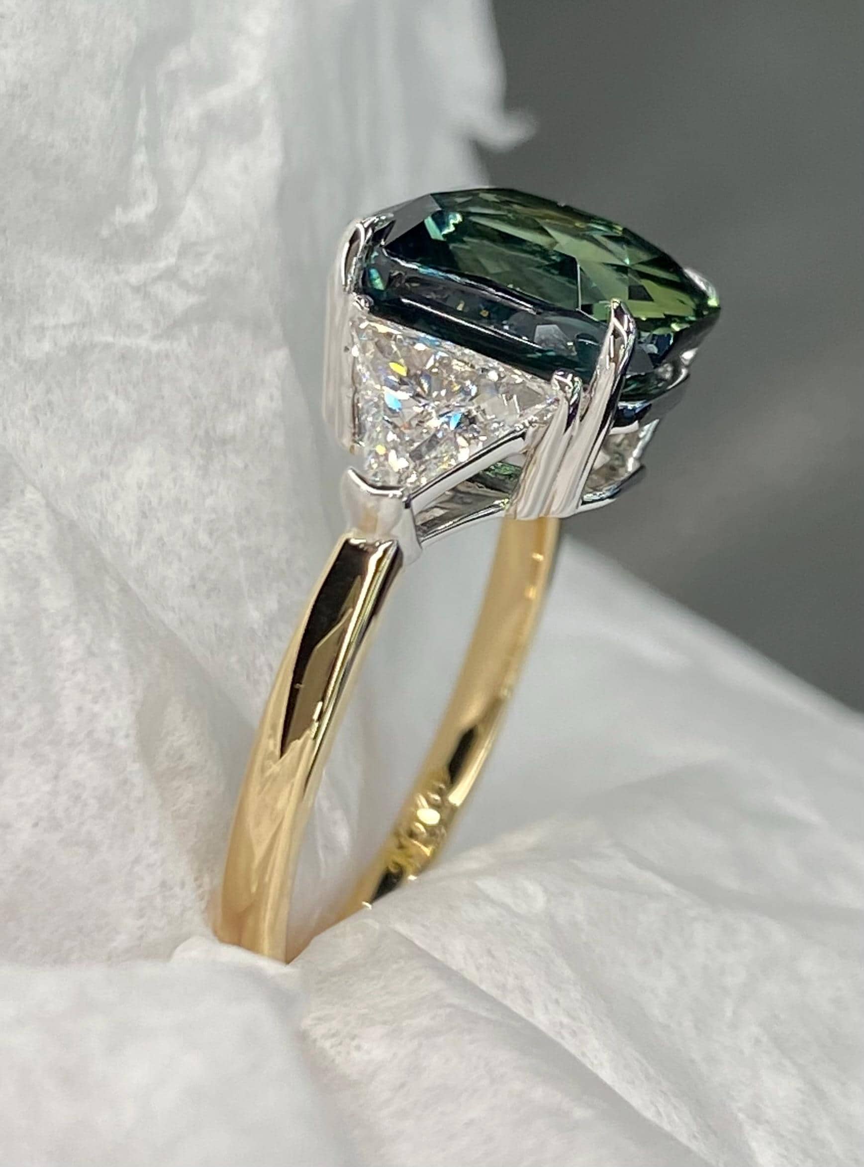 Gorgeous GIA Certified Unheated 6 Ctw Teal Sapphire & D VVS Diamond Two Tone 18K Gold Ring Green Three Stone Yellow Cushion Peacock Trendy