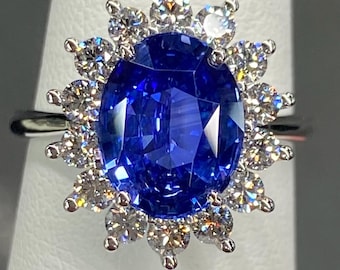 Stunning GIA certified 4.5 Ctw cornflower blue Sapphire & VS natural Diamond halo platinum ring in platinum princess Diana inspired